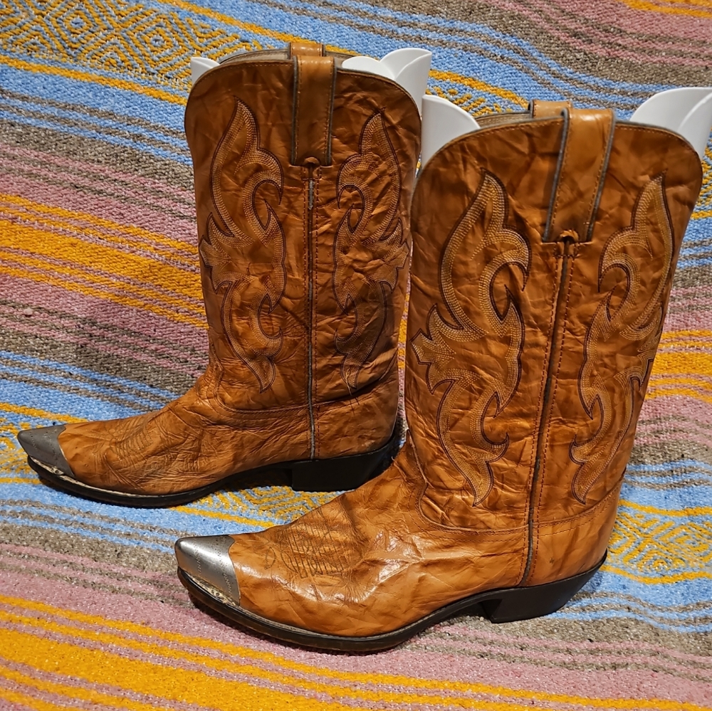 DURANGO, MEN'S TAN LEATHER SILVER TIP COWBOY BOOTS, SIZE 12 EE.